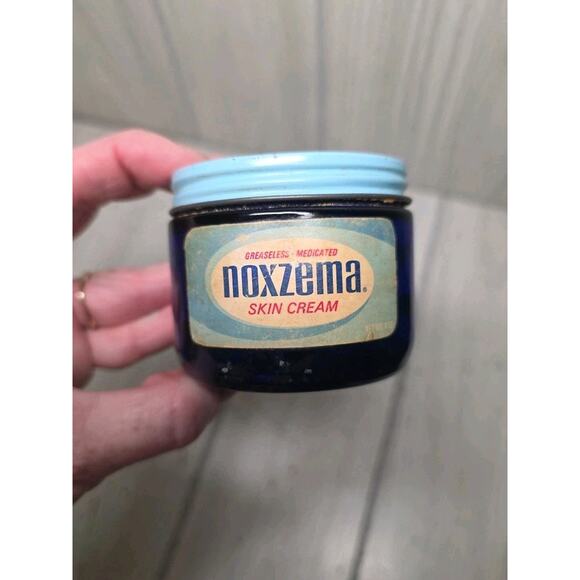 Vintage Noxzema Cobalt Blue Glass Jar W/Lid Labels Noxzema Bottom USA - Picture 1 of 10